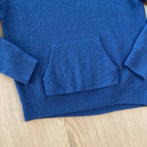 Vince Blue Hooded Sweater size Medium - Picture 2 of 7